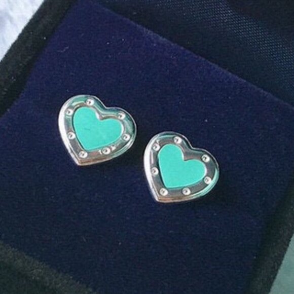 Tiffany Designer Earrings with Elegant Detailing - Picture 3 of 5